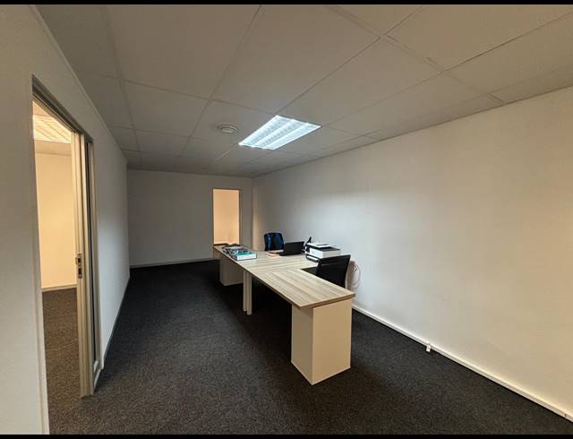 94M² OFFICE TO LET IN TYGER VALLEY